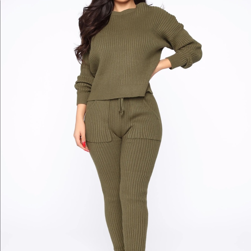 Super cute Fashion Nova Sweatsuit Sz L